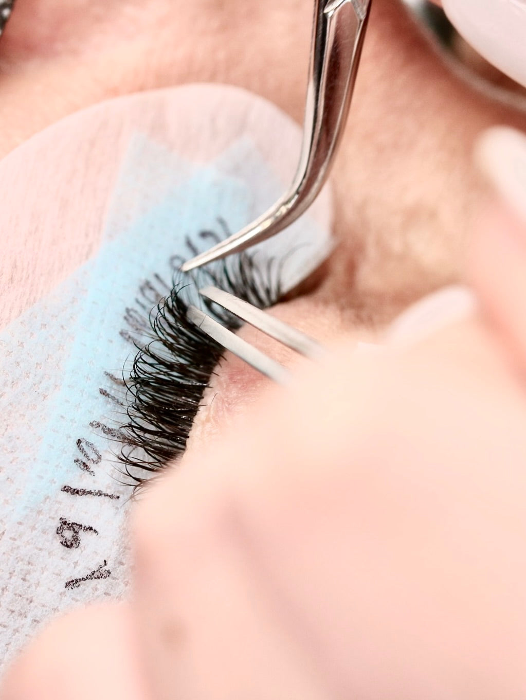Formation Cils Classique en ligne (TROUSSE INCLUSE)